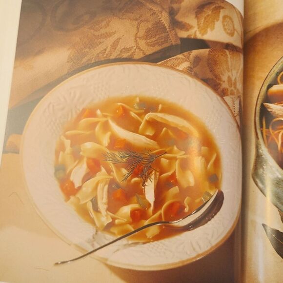 VINTAGE Cookbook The Ultimate Pasta Machine Hardbound Photos Recipes - Picture 8 of 13